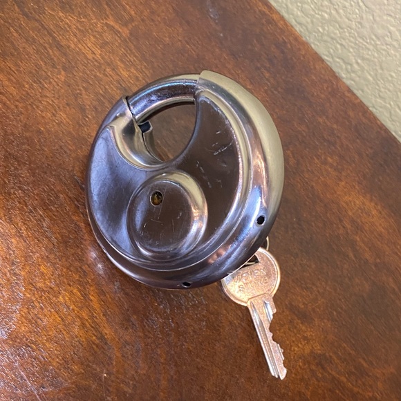 Storage 🔐 Disc 🔐 Lock - Picture 2 of 3